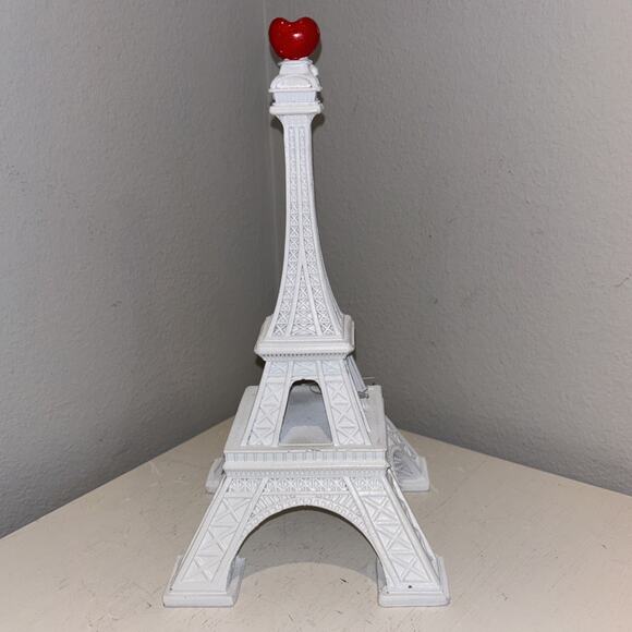 Cupcakes & Cashmere Eiffel Tower White with Red Heart Valentine's Day Statue NEW - Picture 5 of 6